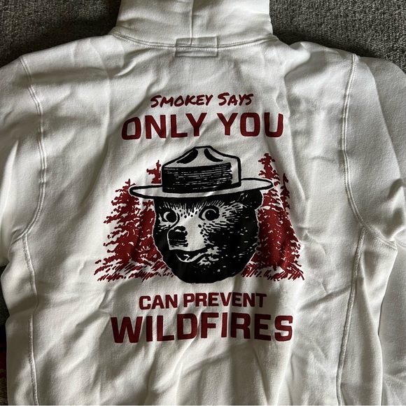 Filson Smokey Bear Sweatshirt - Picture 15 of 16
